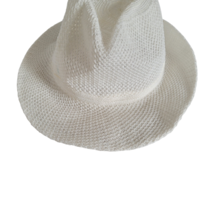 chapeau léger blanc